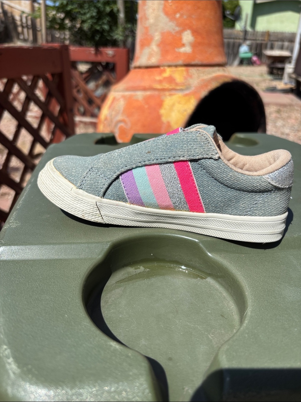 Place Slip-On Kids Sneakers in Gray with Pink & Purple Stripes - Picture 7 of 8